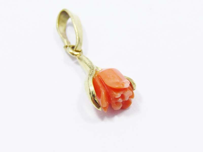 Lovely Small 9CT Gold & Coral Rose Pendant/Charm