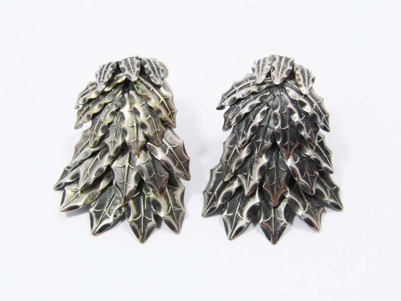 Pair of Vintage Costume Jewellery Clip-On Earrings