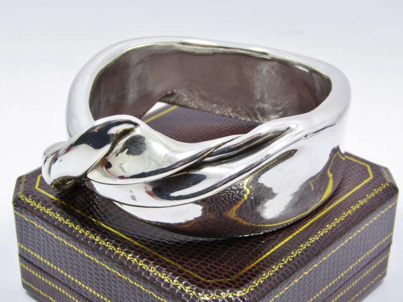 A Gorgeous Chunky Bangle in Sterling Silver.