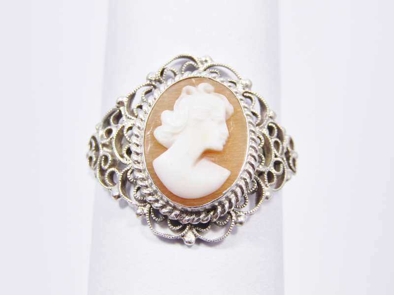 A Very Pretty Filigree Design Cameo Ring in 800 Silver.
