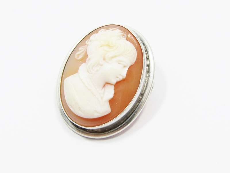 A Lovely Detailed Carved Pendant /Brooch in 800 Silver.