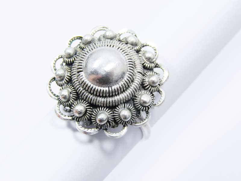 A Beautiful Vintage Design Rig in Sterling Silver.