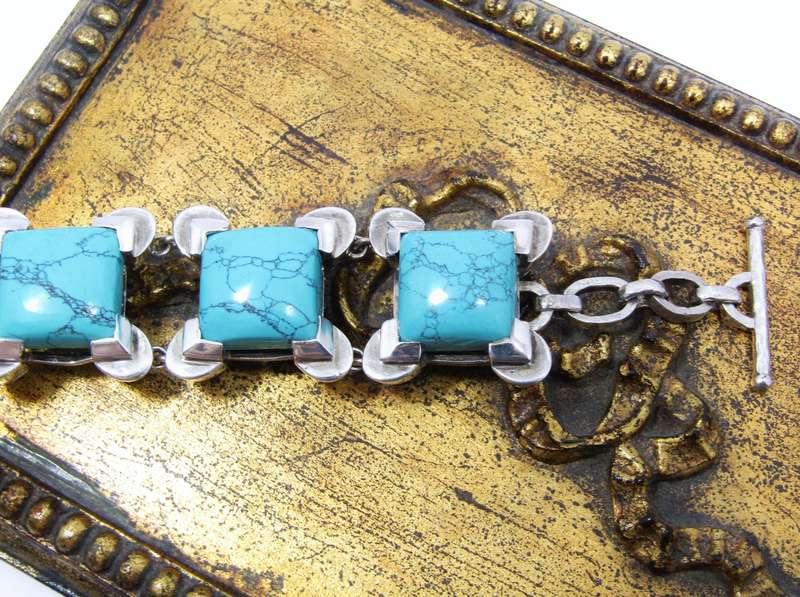A Gorgeous Chunky Howlite Bracelet in Sterling Silver.