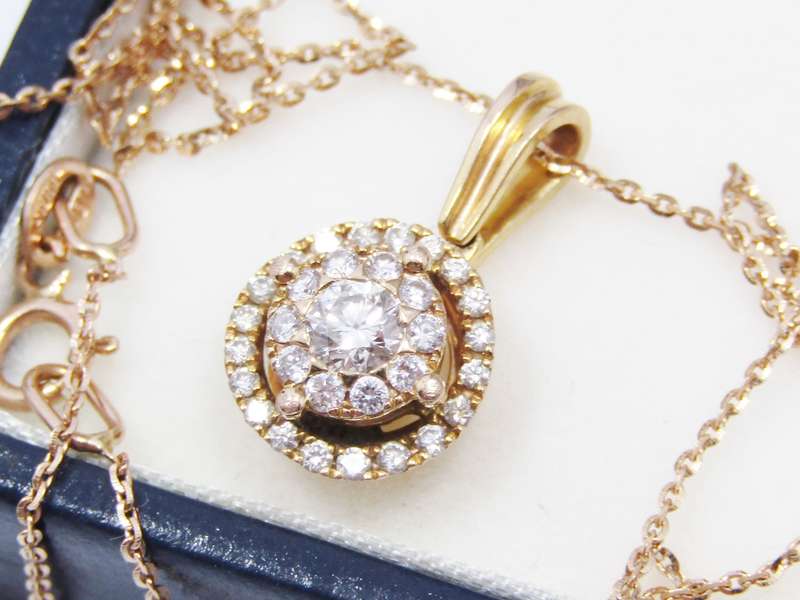 Stunning! 18CT Rose Gold & Sparkling Diamond Necklace