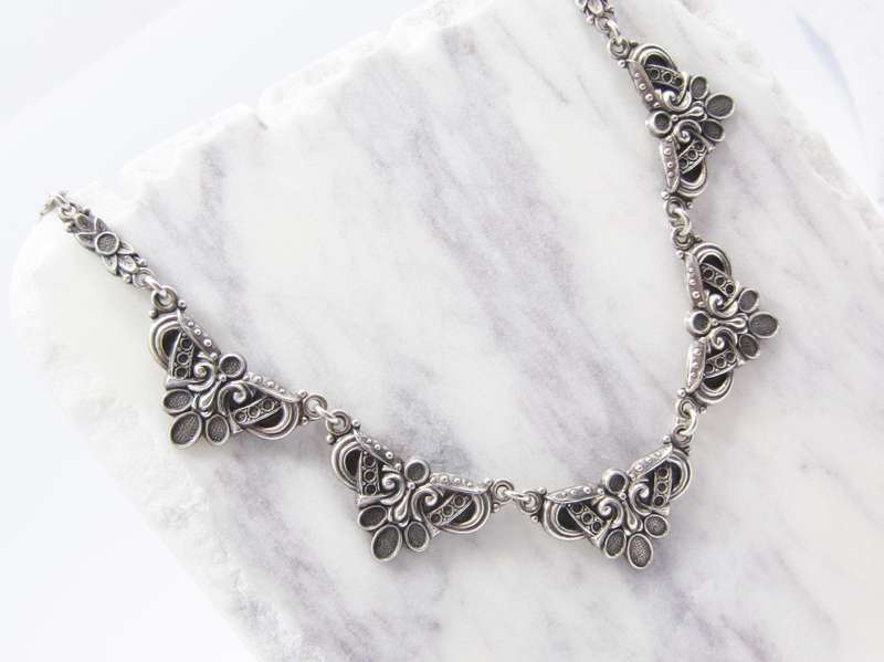 A Lovely Candida Necklace in Sterling Silver.