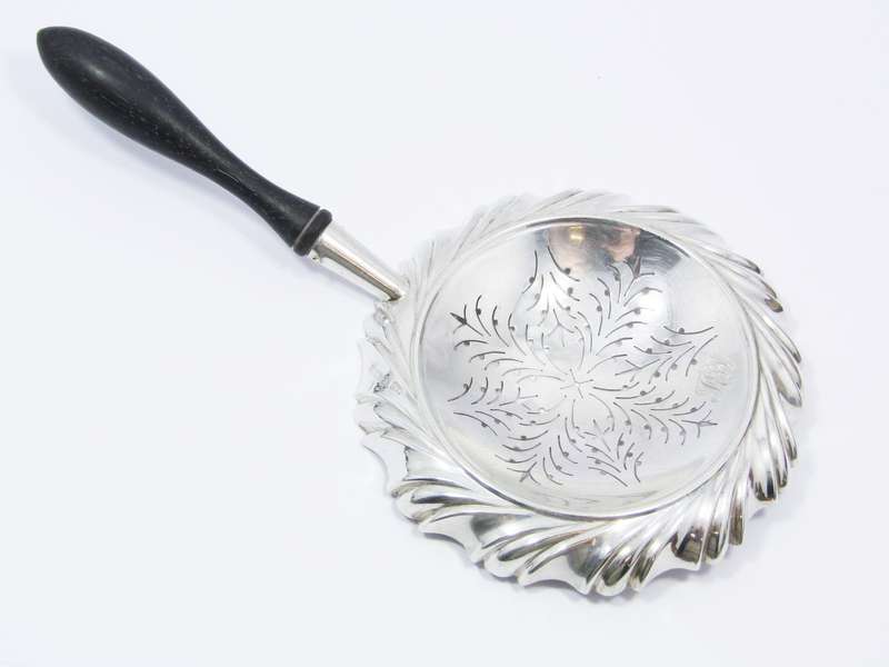 Lovely Antique (c1905) Hallmarked Silver Tea Strainer