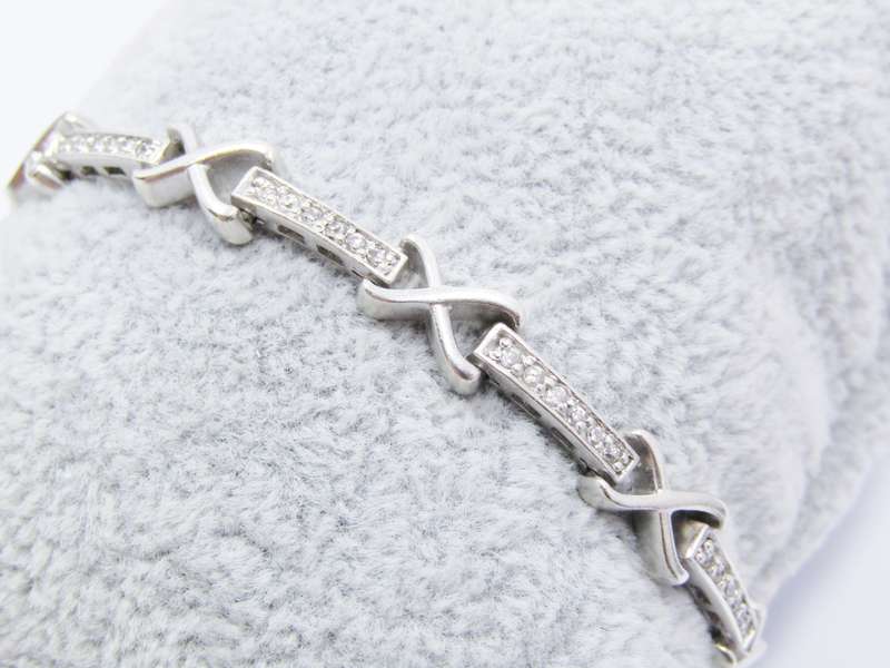 A Stunning Zirconia Tennis Bracelet in Sterling Silver.