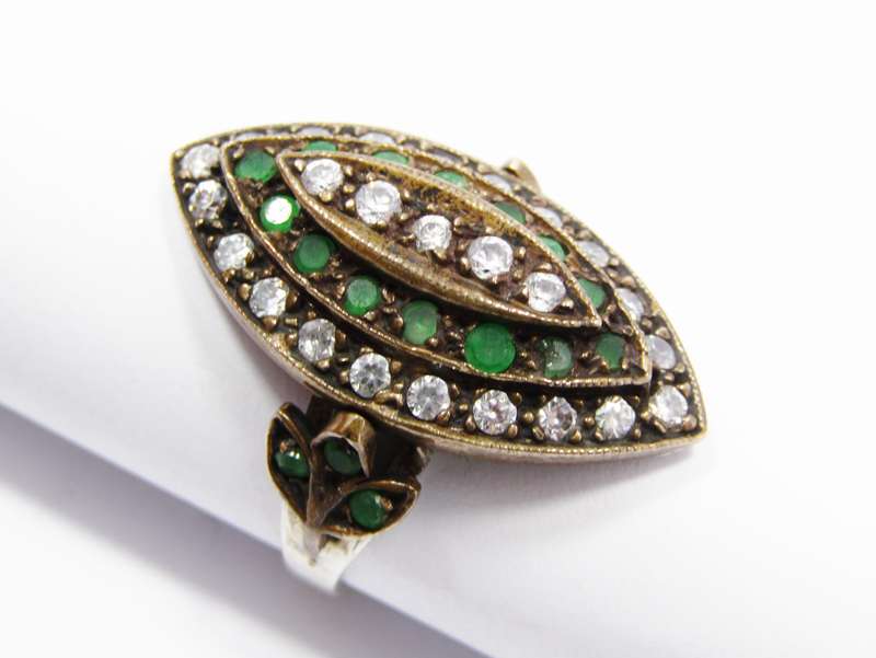 A Gorgeous Chunky Green and Clear Crystal Ring in Sterling Silver.