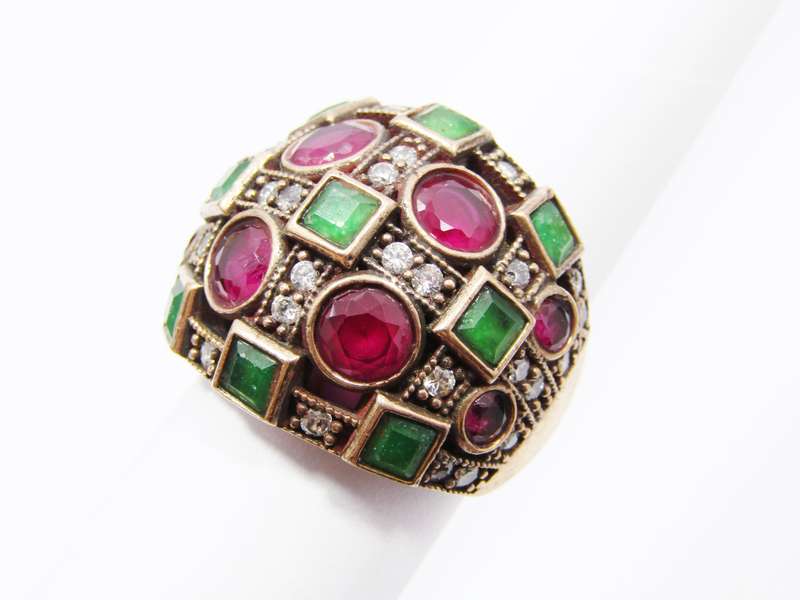 A Gorgeous Chunky Two Tone Ring With Synthetic Stones Ring in Sterling Silver.