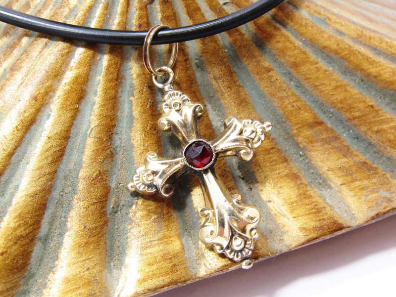 Antique Victorian Gold-Cased Cross Pendant & Necklace
