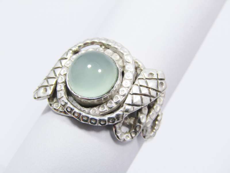 A Lovely Detailed Snake Ring With a Chalcedony Stone Ring in Sterling Silver.