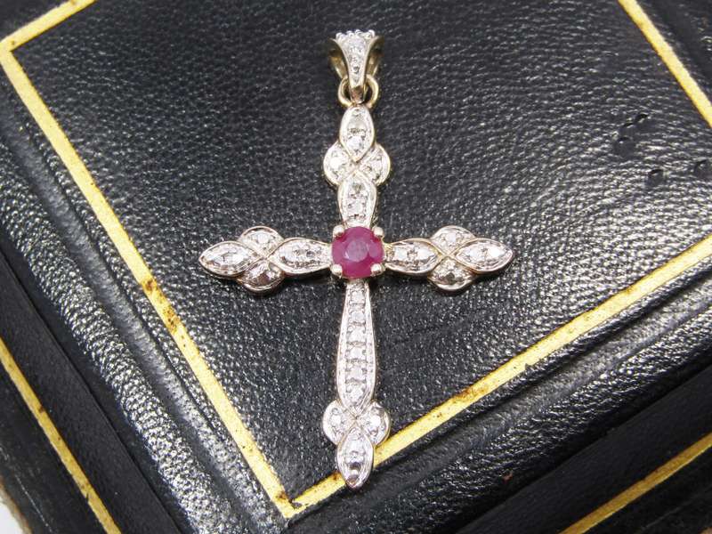 Lovely Sterling Silver Gilt & Ruby Cross Pendant