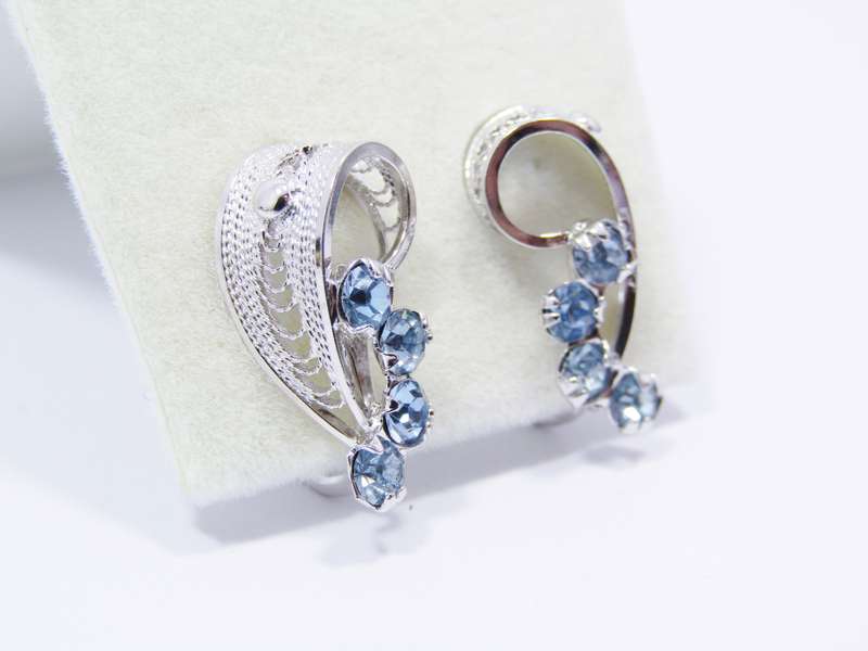 A Beautiful Pair of Vintage Design Screw Back Earrings With light Blue paste Stones in Sterling Silv