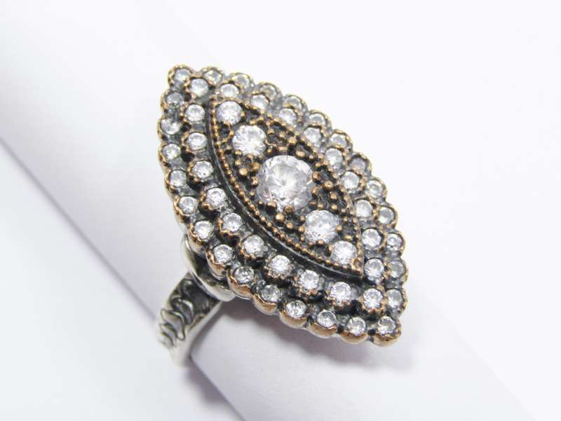 A Gorgeous Two Tone Eastern Design Ring Set With Clear Crystals in Sterling Silver.
