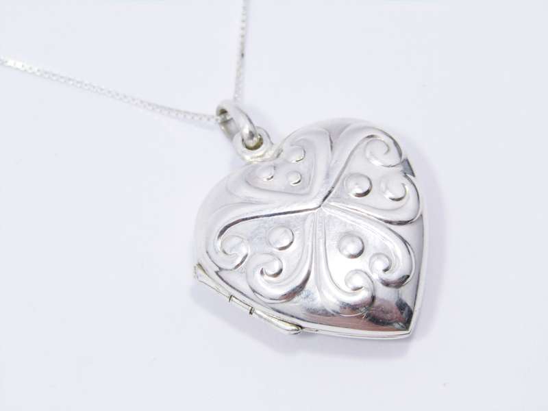 A Lovely Detailed Heart Locket on Chain in Sterling Silver.