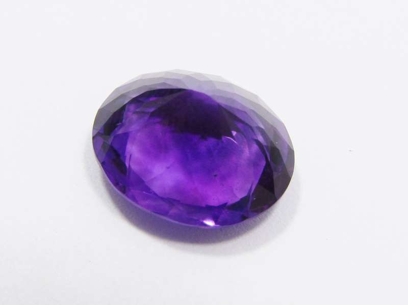 Lovely 5.5CT Amethyst, Oval Faceted Gemstone