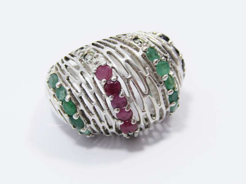 A Gorgeous Filigree Domed Ring Set With Opaque Gemstones in Sterling Silver.