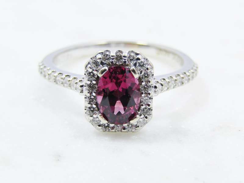 Stunning! 18CT White Gold, Rhodolite & Diamond Ring