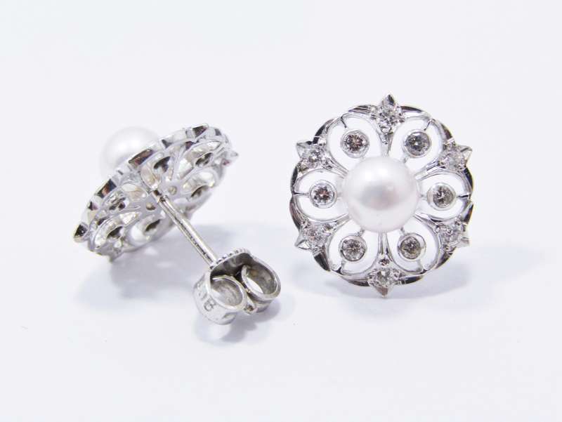 Stunning!  Art Deco Style 18CT White Gold, Pearl & Diamond Earrings