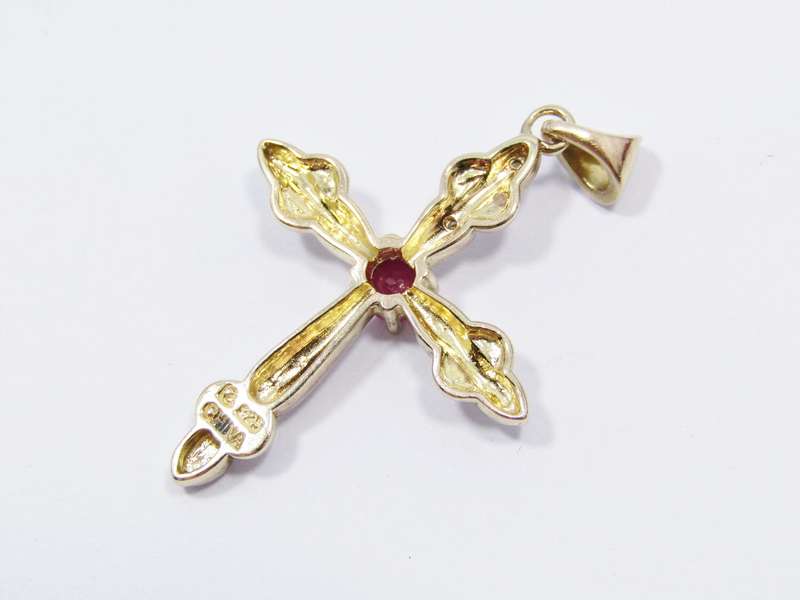 Lovely Sterling Silver Gilt & Ruby Cross Pendant