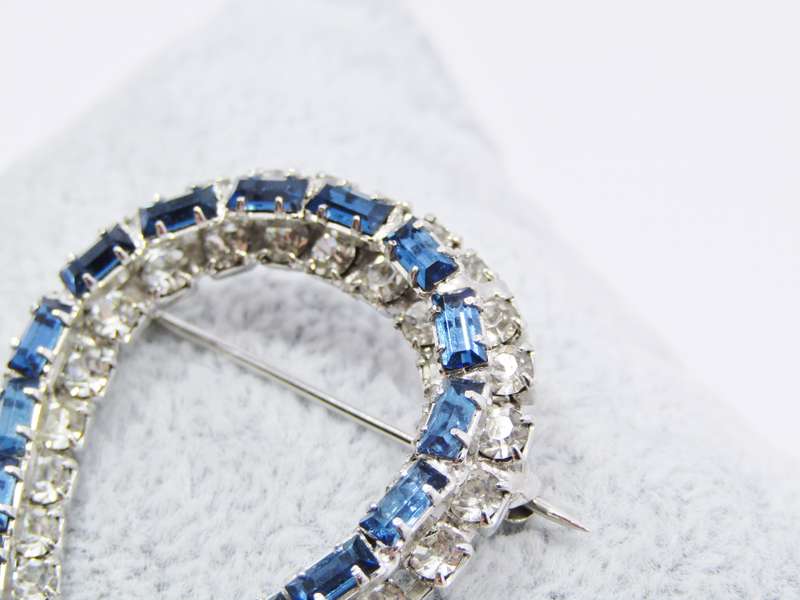 Amazing! Vintage Sterling Silver & Rhinestone Horse Shoe Brooch