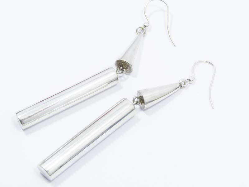 A Beautiful Pair of Mexican Hollow Bar Dangling Earrings in Sterling Silver.