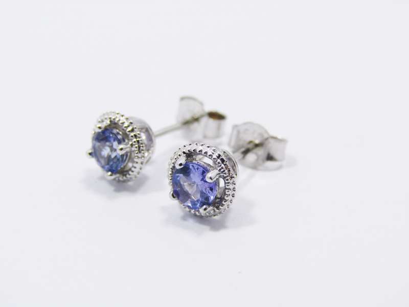 Lovely 9CT White Gold & Tanzanite Stud Earrings