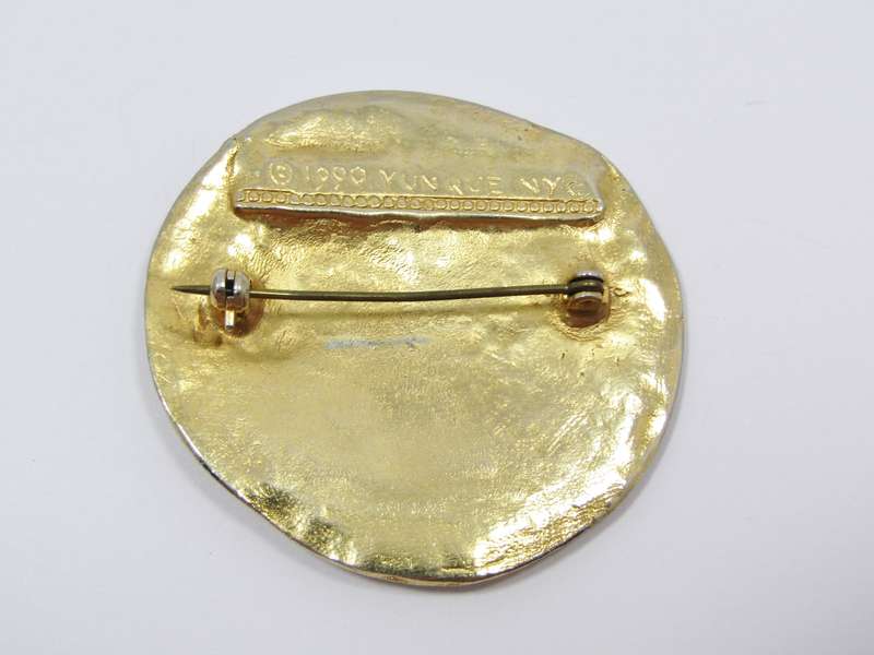 Vintage c1990 Peggy Yunque (New York) Gold-Tone Brooch