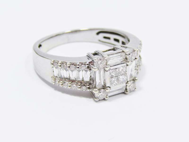 Exquisite! Sparkling 1.1CTW Diamond Ring in 9CT White Gold