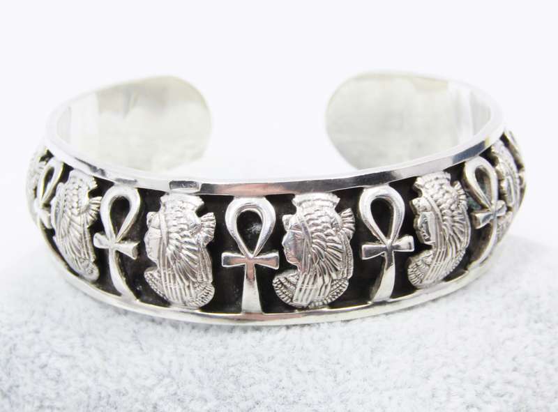 Stunning Vintage Solid Silver Egyptian Bangle