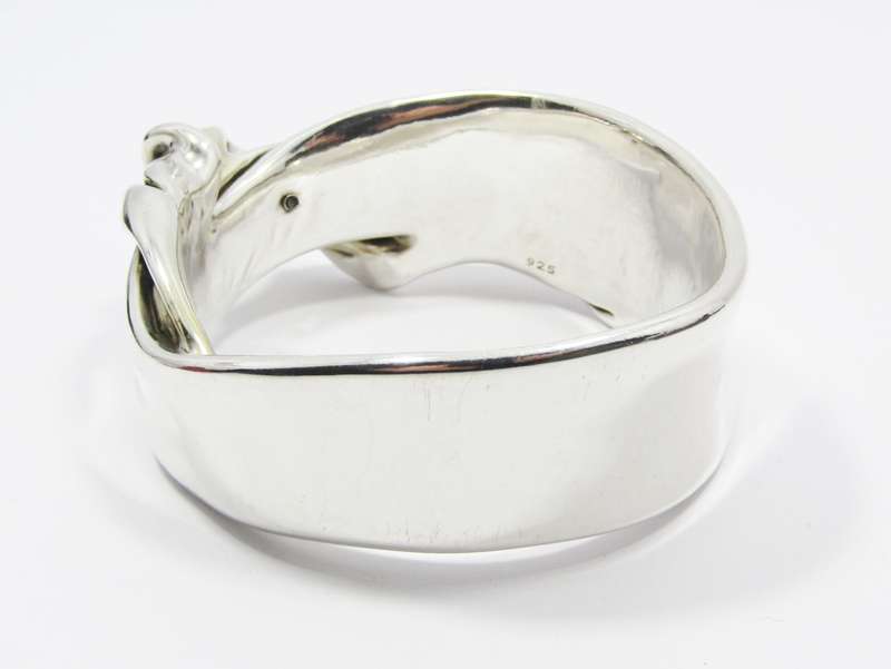 A Gorgeous Chunky Bangle in Sterling Silver.