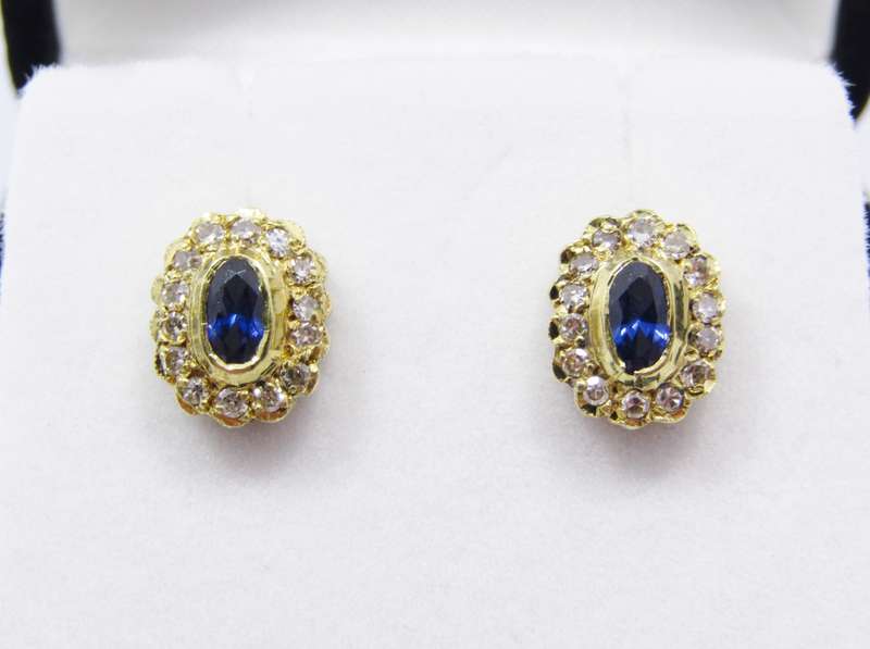 Stunning! 18CT Yellow Gold, Sapphire & Diamond Earrings