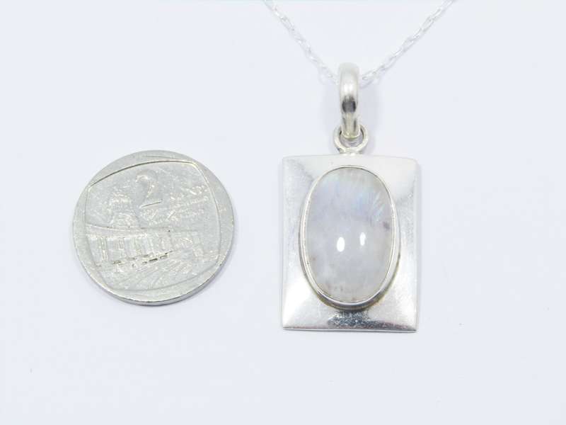 A Lovely Large Moonstone Pendant on Chain in Sterling Silver.