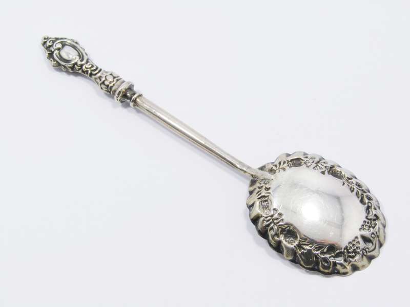 Beautiful Antique (c1911) Hallmarked Silver Spoon