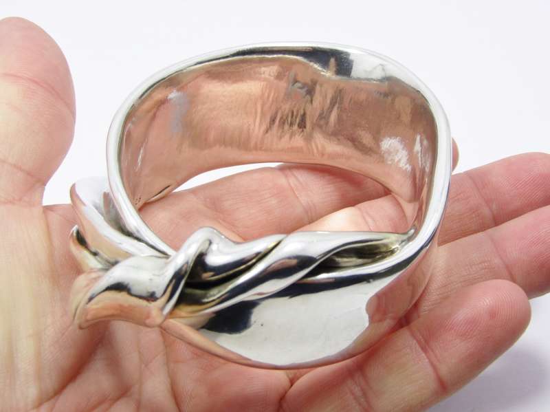 A Gorgeous Chunky Bangle in Sterling Silver.