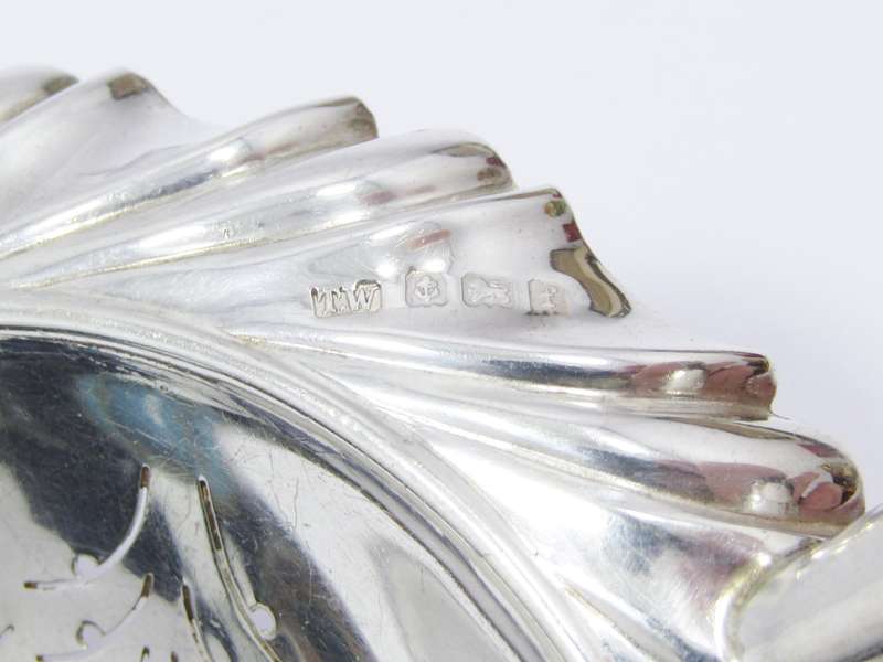 Lovely Antique (c1905) Hallmarked Silver Tea Strainer
