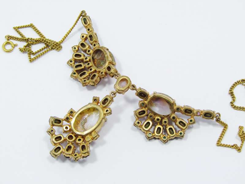 Beautiful Vintage Costume Jewellery Art Glass Necklace