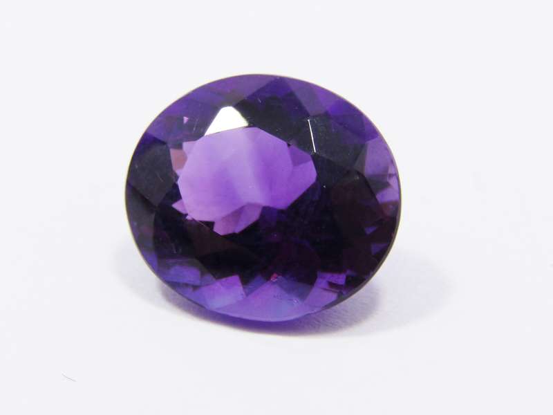 Lovely 5.5CT Amethyst, Oval Faceted Gemstone