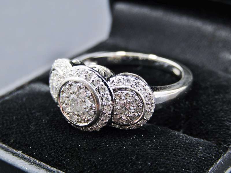Exquisite! 18CT White Gold & 1CTW Diamond Ring