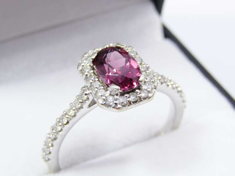 Stunning! 18CT White Gold, Rhodolite & Diamond Ring