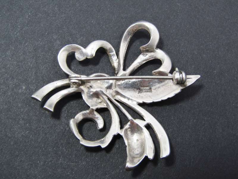 A Gorgeous Large Vintage Marcasite brooch in Sterling Silver.