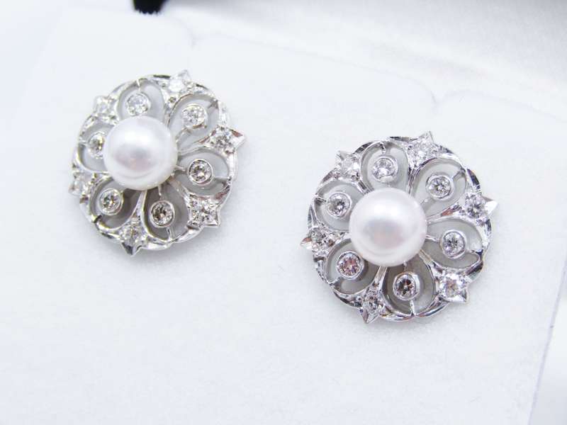 Stunning!  Art Deco Style 18CT White Gold, Pearl & Diamond Earrings
