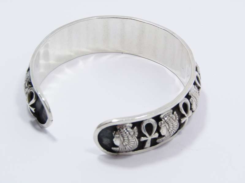 Stunning Vintage Solid Silver Egyptian Bangle