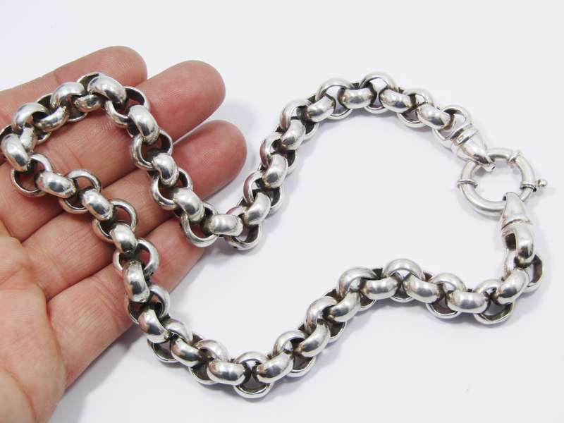 A Beautiful Huge Round Link Necklace with a Signoretti Clasp in Sterling Silver.