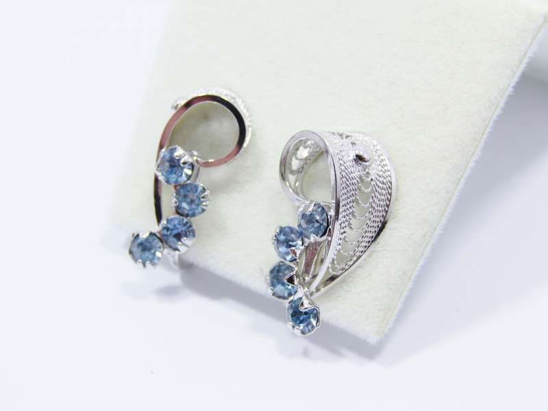 A Beautiful Pair of Vintage Design Screw Back Earrings With light Blue paste Stones in Sterling Silv