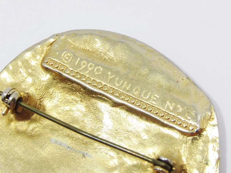 Vintage c1990 Peggy Yunque (New York) Gold-Tone Brooch