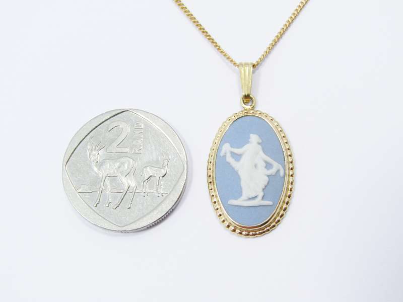 A Beautiful Gold Tone Wedgewood Pendant on Chain