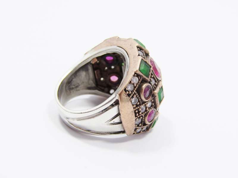 A Gorgeous Chunky Two Tone Ring With Synthetic Stones Ring in Sterling Silver.