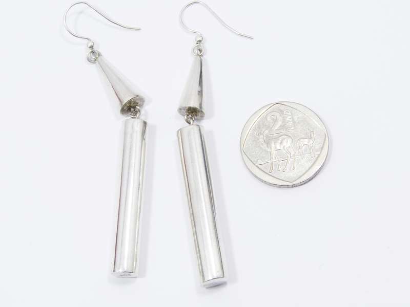 A Beautiful Pair of Mexican Hollow Bar Dangling Earrings in Sterling Silver.