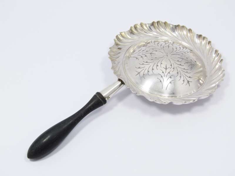 Lovely Antique (c1905) Hallmarked Silver Tea Strainer